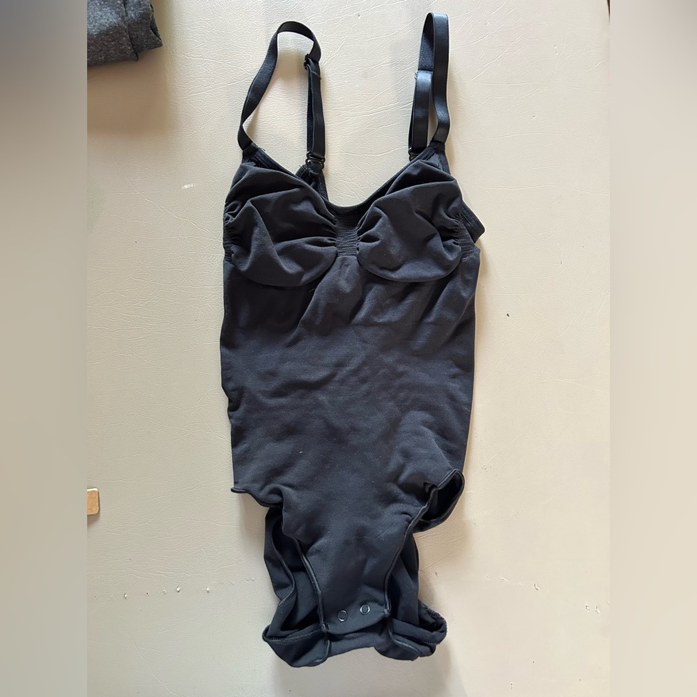 skims sculpting bodysuit
